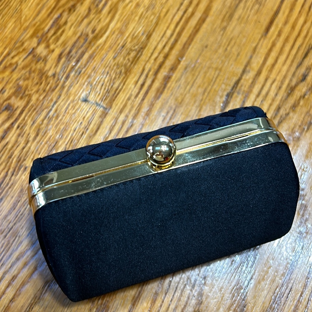 Black vintage satin basket weave evening bag with gold chain.  Good condition. - Picture 9 of 9